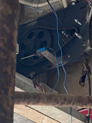 0.lắp lắc cửa cuốn (2)