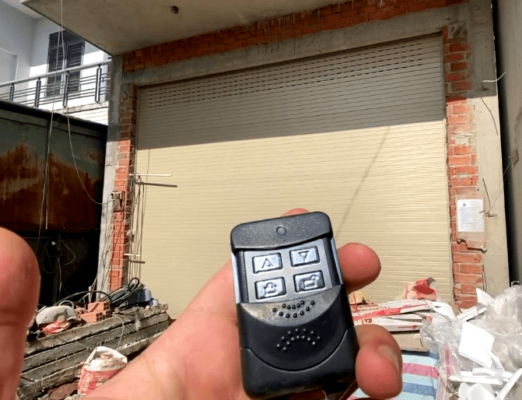 lắp cửa cuốn lá nhôm tại hóc môn